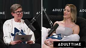 Octavia Red se potaplja v muco in sesa z bujno lezbijko v polni sceni