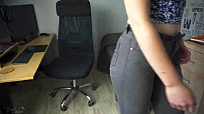 look at that amateur milf teasing her perfect ass in tight jeans?