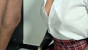 Chica Virgen En Casting Porno - Real Amateur Sucking Husband's Penis Of Friend