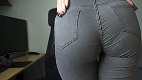look at that amateur milf teasing her perfect ass in tight jeans?