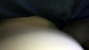 Pastorka se zbudi na božični dan z mojim kurcem v njej - moral sem ji zatisniti usta, da ni kričala tako glasno!