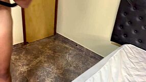 Tirando a virgindade do cuzinho da nossa amiga gostosa, ela não deixou colocar tudo completo no red e no cher