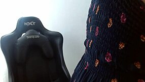 V tomhle uniklém videu má stará milf učitelka tabu videohovor s ředitelem