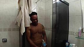 Iza kulisa pušenja i cumshotova u Mattos Movies sa čudovišnim kurcima