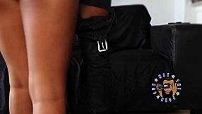 Hazel datang untuk buat lebih daripada handjob