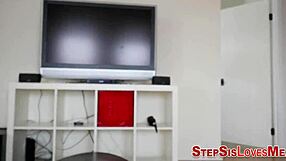 Bírózza-e ez az amatőr 18+ tini a szörnyfazsat doggyban a garázsban?