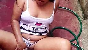 my cousin felt hot and touched herself while bathing on the floor