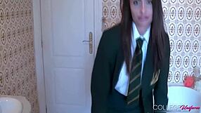 Sarah Louise Shows Sexy Lingerie