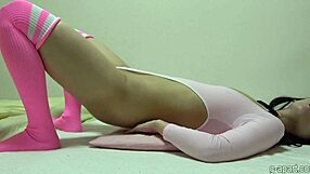 Sara Uruki's super high cut leotard contrasts with her boobs rubbing