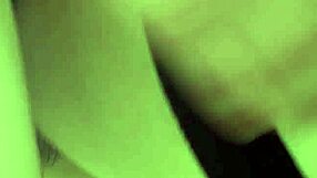 Heta styvsystrar knullar morgonsex med stor kuk styvbror