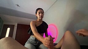 Přítelkyně mého nejlepšího kamaráda mě žádá, abych jí vytryskl do vagíny