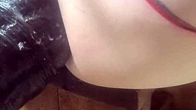 Using huge dildos on a homemade fucking machine setup