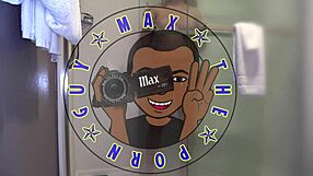 Hazel datang untuk buat lebih daripada handjob