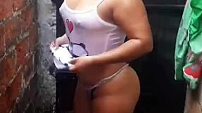 my cousin felt hot and touched herself while bathing on the floor