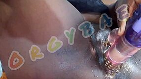 i'm a whore bitch dancin' at the club with my ass shakin' in a 3some