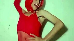 Una Chica De Rojo Puede Conquistar Tu Corazon