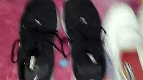 uh, i just had this wild cumshot all over some feet in tenis...