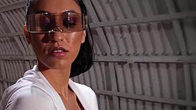 deisy leon reveals her amazing body after striptease