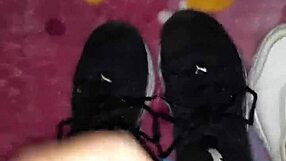 uh, i just had this wild cumshot all over some feet in tenis...