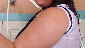 ele ama ver meu braço molhado - parte 2, amateurs in bath.