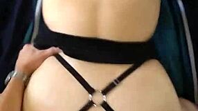 Egyetemi amatőr csaj doggyban hajol előre mocskos baszásra