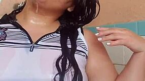 ele ama ver meu braço molhado - parte 2, amateurs in bath.