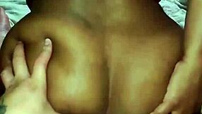 Voy a sentarme en tu verga y tu me la meteras en mi ano