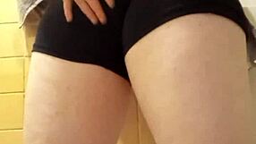 Compilazione toilette con tette e culi grossi in POV porno