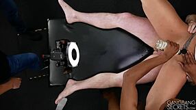 you go girl, eat that pussy cum