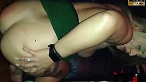 Quando o corno quer ver eu levando rola sempre vamos no gloryhole