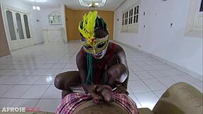 Busty ebony skønhed hopper med store patter mens hun rider pik