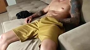 Punhetando na live with huge ass and big tits