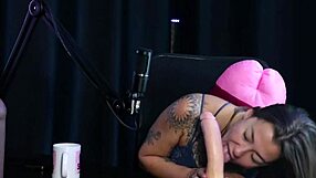 safada demonstra seu boquete depois de participar do tinder swing cast quem ela pegaria - flor de damiana sheer red