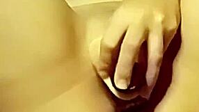 Jovencita Plays With Huge Toys