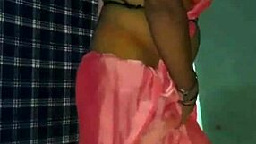 Hot Mujra In Saree By Shemale