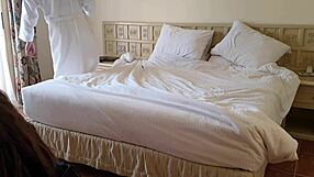 leaked vacation tape: influencer in doggystyle creampie