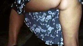 MILF Kencing Luar Di Jalan Awam Penuh Orang