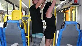 velho escroto da encoxada se masturba ate gozar na morena no onibus