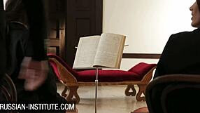 Amirah Adara și Sophie Lynx simt emoții intense la ore extra de muzică cu anal și muie