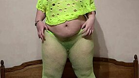 Bbw Big Ass In Pantyhose Fucks Dildos On Bed And Cums