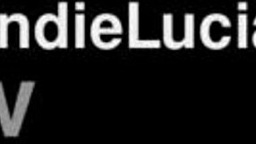 Alba Lala hoppar in i het trekant med djup hals och doggy knull Smal 18+ tjej tar stor kuk i tight fitta