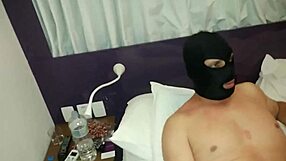 Oikea kotirouva Karina saa tupla penetraatiota Lucasilta