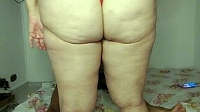 Vivi Guedez's Public Milf Sex with Machine