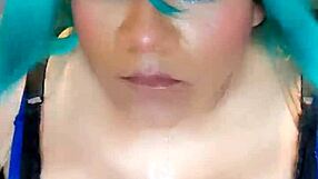 Shemale med stora tuttar rider kuk hårt