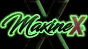 Mature Hollie Licks Huge Ass Squirting Lesbian