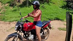 Delicious Morena Teasing Oral For Audience!