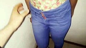 Moji kámoši šukali v pokojích, tak jsem musel vzít tu holku na záchod na večírku pro rychlý šuk