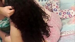 HERMOSA COLOMBIANA SHOWS BIG ASS IN CASEROS VIDEOS