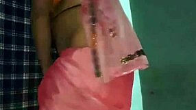 Hot Mujra In Saree By Shemale