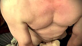 Bodybuilder Daddy Shows Ass For Cum.